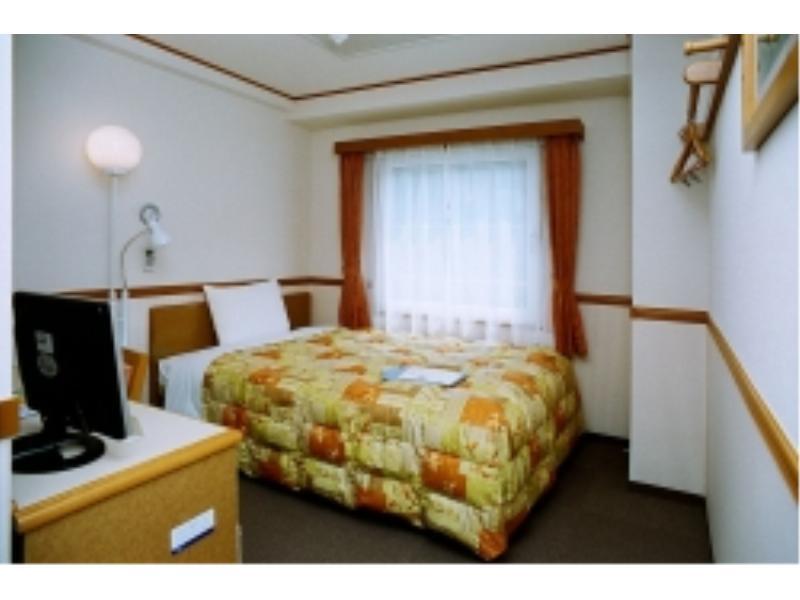 Toyoko Inn Yokohama Tsurumi Eki Higashi Guchi Exterior photo